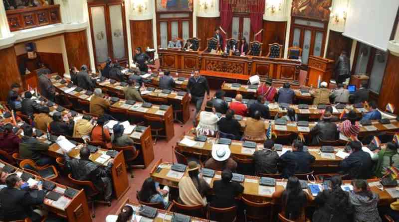 Asamblea aprueba reglamento y convocatoria para postulantes al TSE 