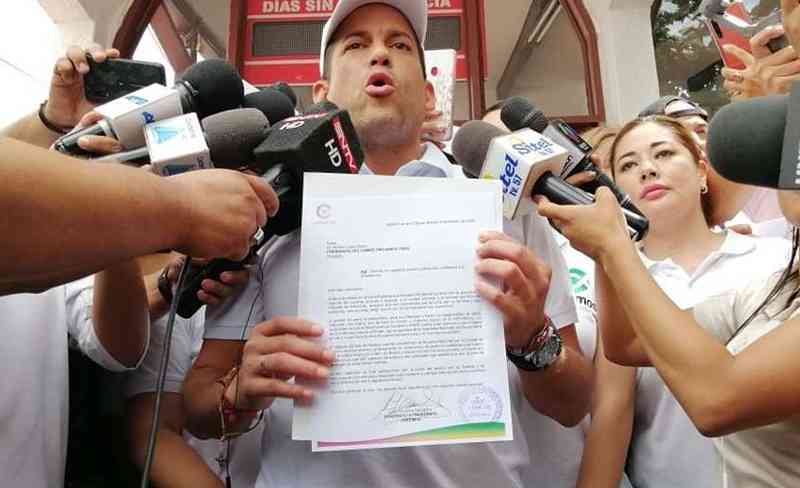 Camacho habla de poner su candidatura “en blanco” y exige un solo frente contra el MAS