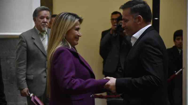 Áñez ratifica a Fernando López como ministro de Defensa