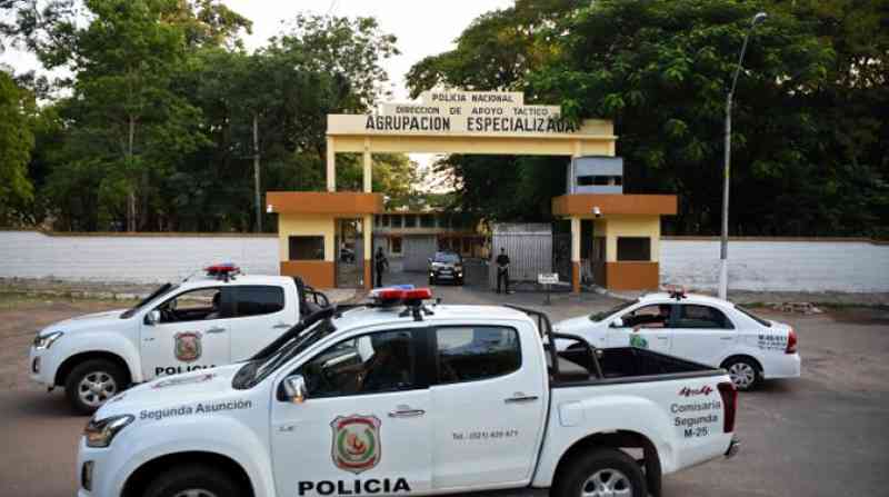 Un tribunal paraguayo ratifica que Ronaldinho debe seguir preso 