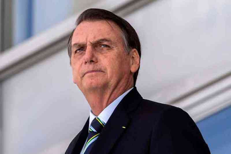Bolsonaro, aislado por COVID-19, pidió a alcaldes que abran el comercio