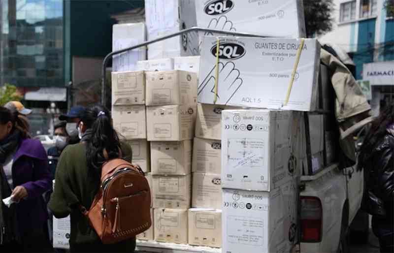 Entregan insumos de bioseguridad para centros médicos de La Paz y El Alto