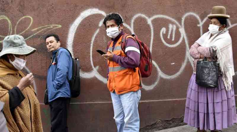 Colocarán manillas y tobilleras electrónicas a pacientes sospechosos y confirmados de Covid-19 