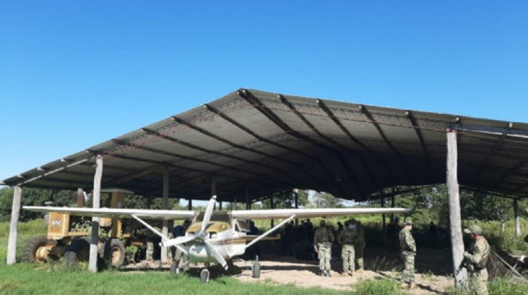 En Paraguay incautan 385 kilos de cocaína en una avioneta con placa boliviana 