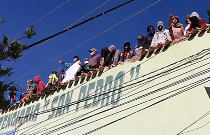 Oruro: internos del penal de San Pedro se amotinan, piden ser beneficiados con la ley de indulto 