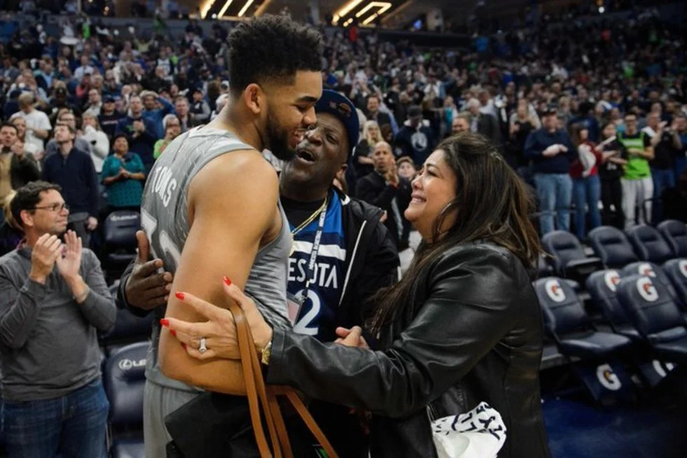 Coronavirus vuelve a enlutar a la NBA, murió la madre de Karl-Anthony Towns a causa de esta enferme