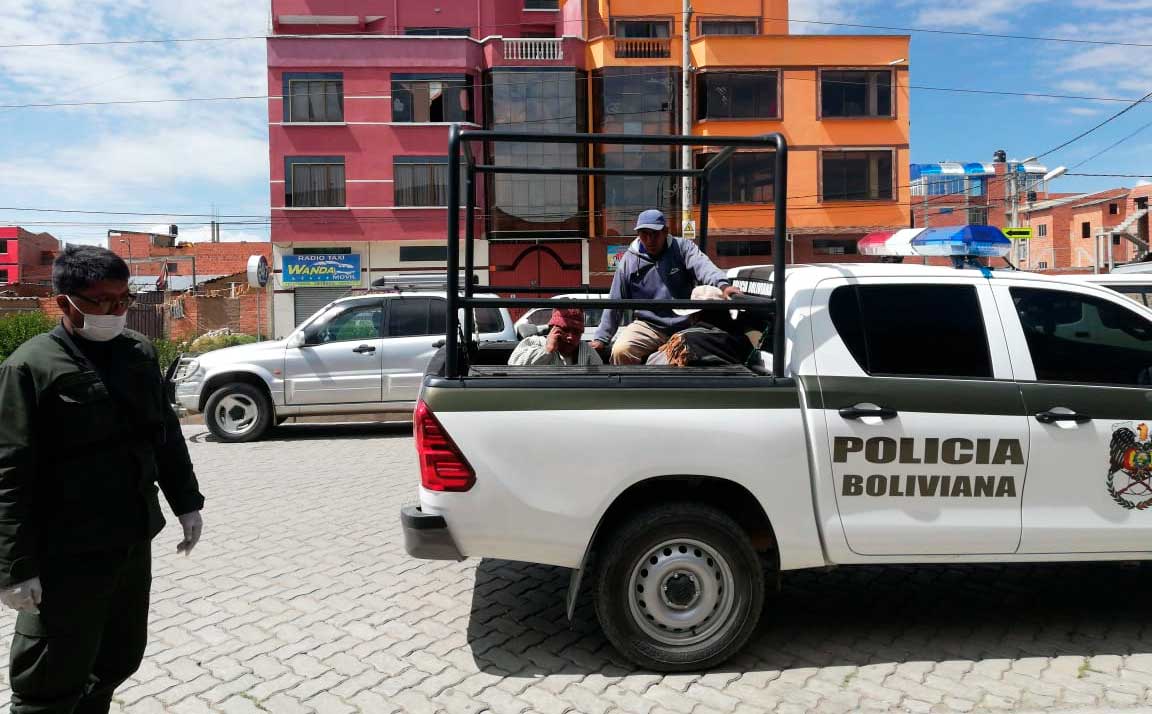 Atraparon a personas cavando una fosa para entierro clandestino en El Alto