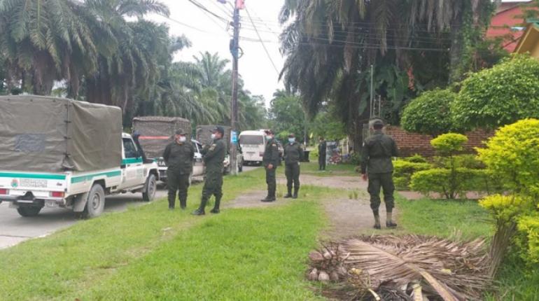 Policías permanecen en Umopar y cocaleros buscan diálogo 