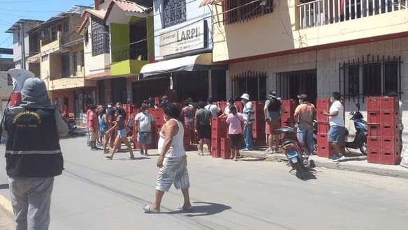 Backus anuncia que no venderá cerveza en Piura tras registro de colas para comprar el producto