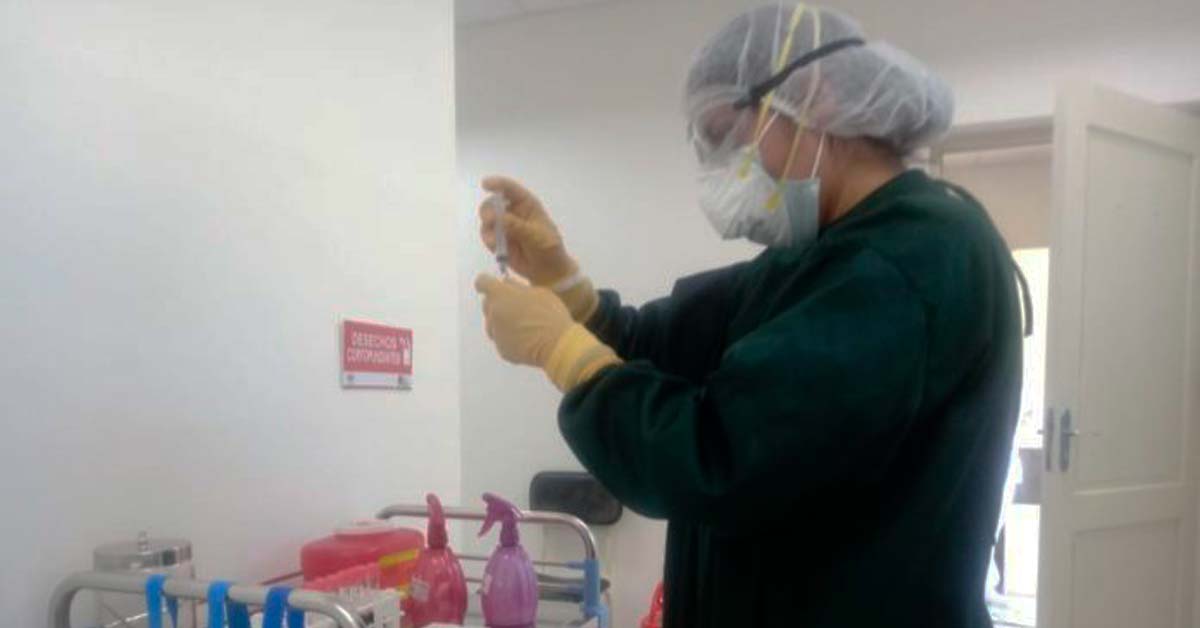 Laboratorio de Santa Cruz procesa solo dos pruebas Covid para Tarija