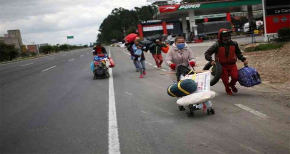 Mueren atropellados tres migrantes venezolanos que volvían a pie a su país 