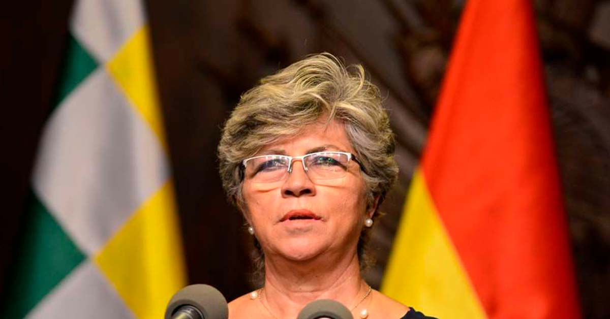 Ministra Pinckert entra en cuarentena tras registrarse positivo en su entorno familiar