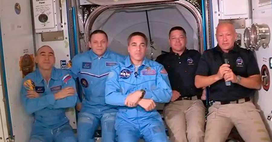 Misión de SpaceX y la NASA: los astronautas a bordo de la cápsula Crew Dragon entran con éxito en la Estación Espacial Internacional