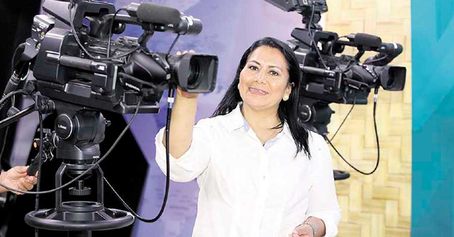 Jefa de prensa de BTV renuncia en medio de casos positivos de Covid-19 al interior del canal estatal