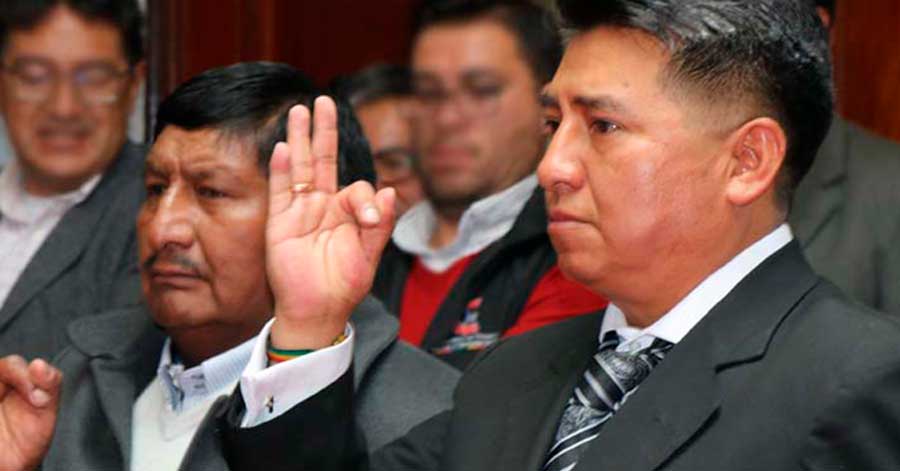 Destituyen a viceministro que mencionó un cálculo electoral detrás del plan de empleo de Áñez 