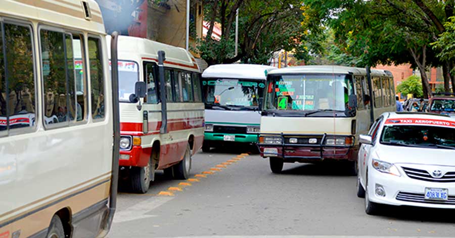Alcaldía de Tarija autoriza la salida desde el lunes solo a 600 micros y taxis que cumplieron protocolo, los taxis libres están prohibidos