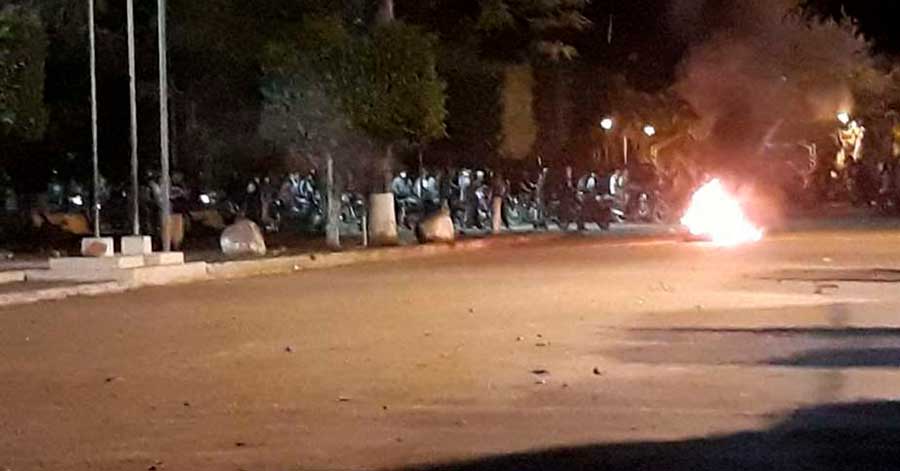 Violencia en Yapacaní: Pobladores rebasan a la Policía y militares refuerzan la seguridad tras la quema de antenas de comunicación