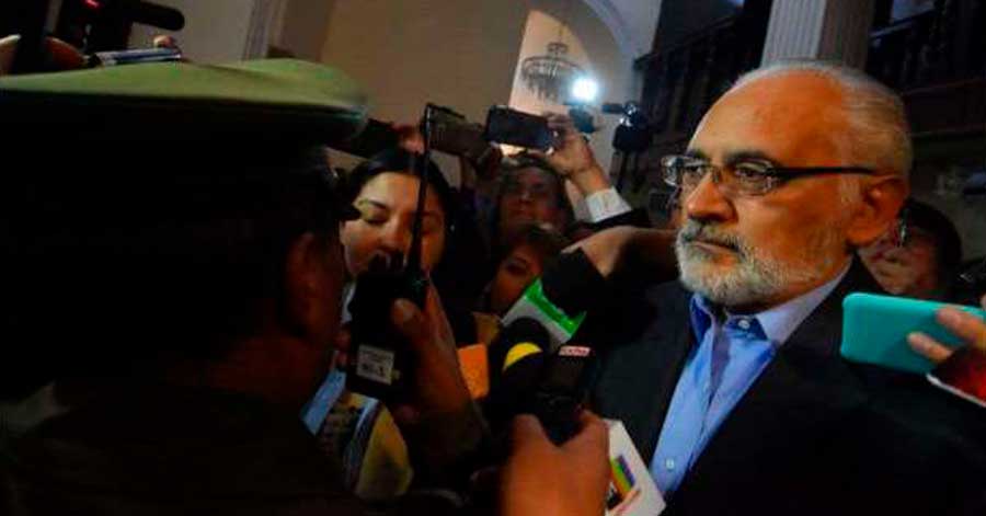 Mesa acudirá a la Fiscalía y acusa a Morales y Arce de mentir 