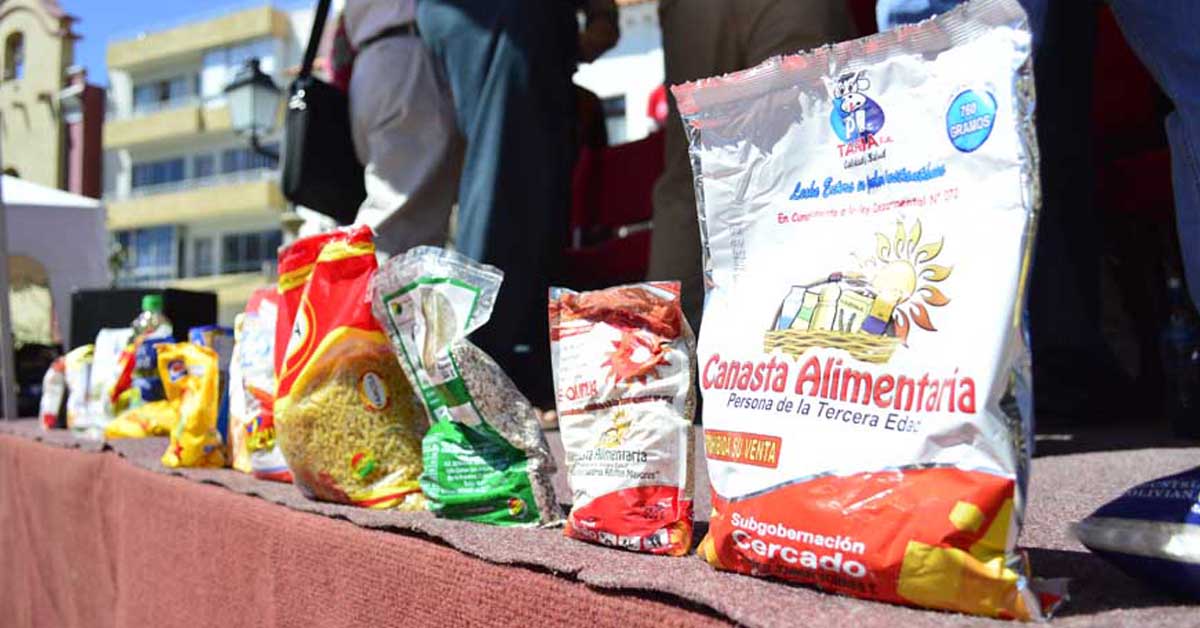 Ministro de Hidrocarburos entregó canastas alimentarias en Tarija 
