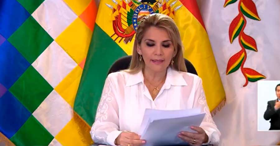 Áñez: “En los últimos tres meses hicimos más por la salud de lo que se hizo en décadas”