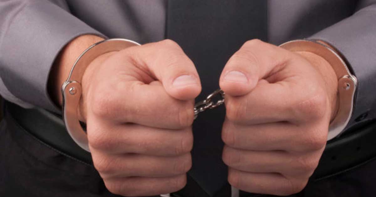 Arrestan a hombre que maltrataba a su madre