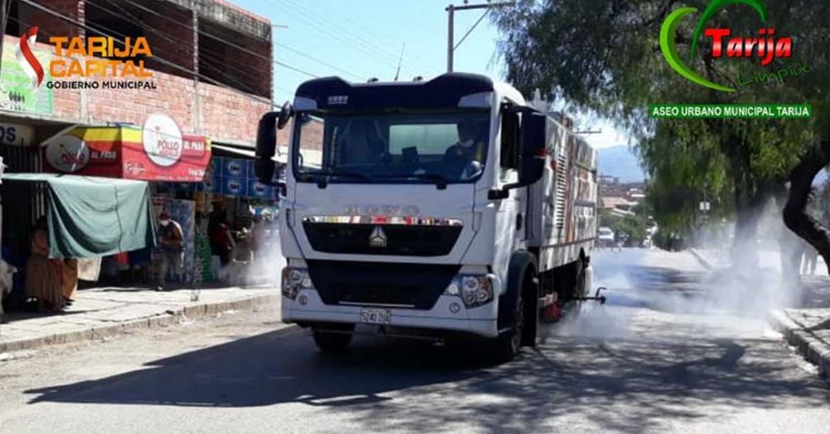 La Hidrobarredora de la ciudad de Tarija desinfecta más de 30 kilómetros por día