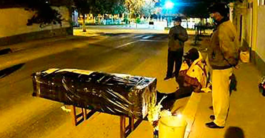 Drama en Cochabamba: se desbordó el sistema funerario y familias conviven con sus muertos