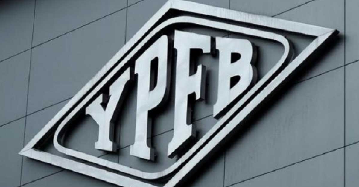Fiscalía emitió una orden de aprehensión contra 7 funcionarios de YPFB