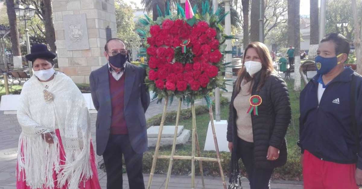 Residentes paceños en la ciudad de Tarija celebran el aniversario número 211 de La Paz