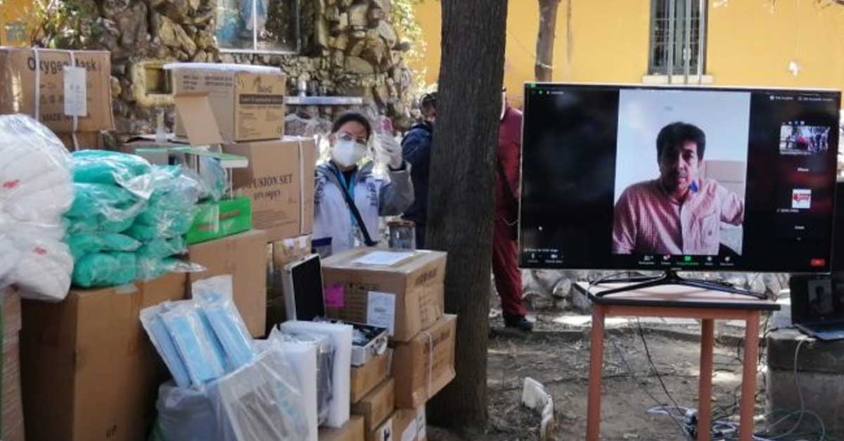 Ministro Víctor Hugo Zamora entregó insumos y equipamiento médico en Tarija