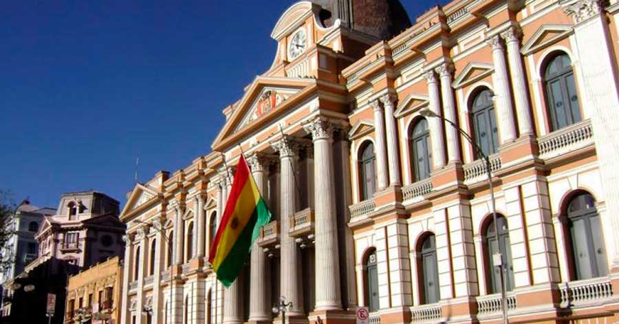 Gobierno confirma que tuvo contacto con empresa de “lobby” de EEUU, ahora ligada a red de desinformación
