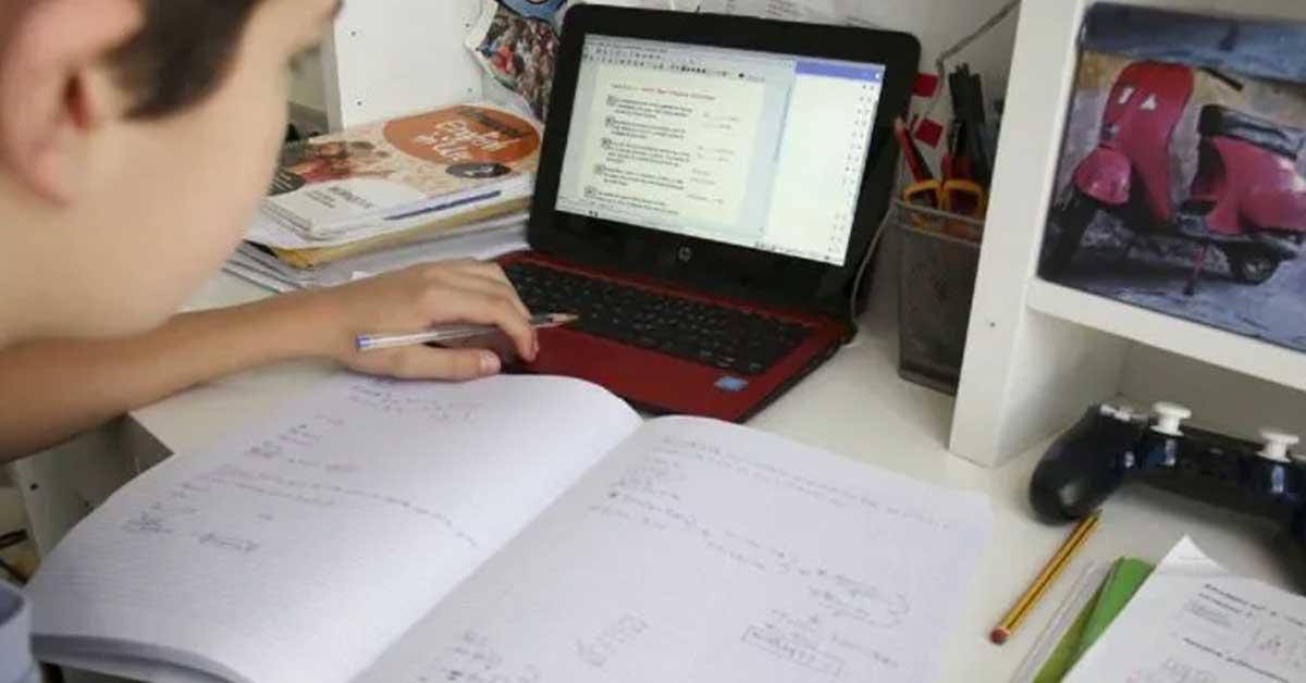 Padres y profesores lamentan el cierre del año escolar