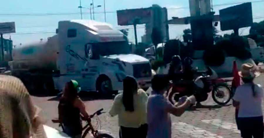 Envían caravana de cisternas de oxígeno con resguardo de fuerza pública