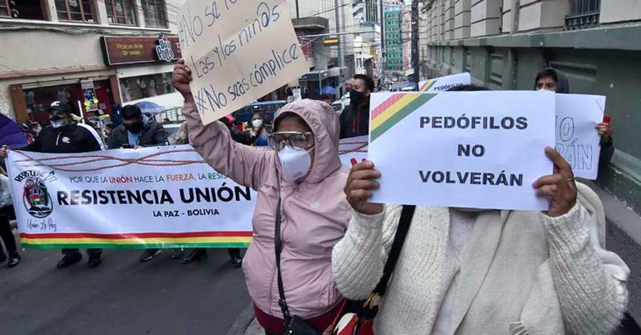 Instalan vigilias contra la habilitación de Evo en puertas del Tribunal de Justicia de La Paz