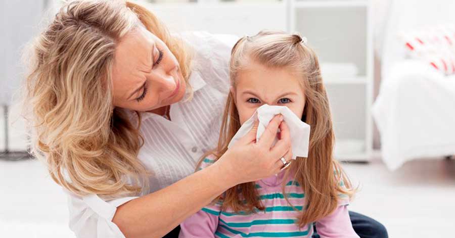 Niños con síntomas de COVID-19: cómo distinguir si tienen coronavirus, gripe o resfrío