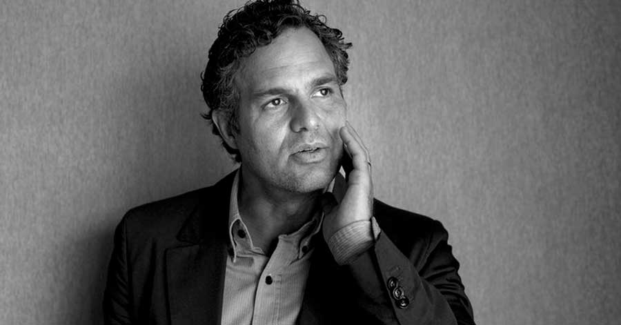 Un suicidio, un asesinato, un tumor cerebral y la depresión que lo acompaña desde su niñez: la dura historia de Mark Ruffalo