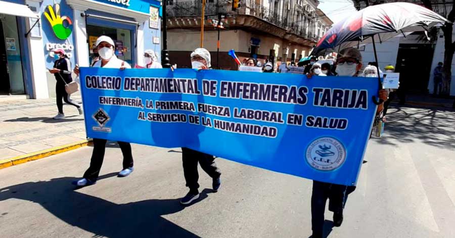 Tarija: Enfermeras salen a la calles exigen nivelación salarial y trato justo