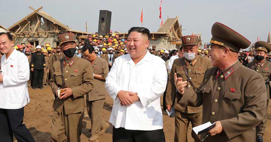 Los 10 mandamientos de Corea del Norte para venerar a sus líderes como dioses