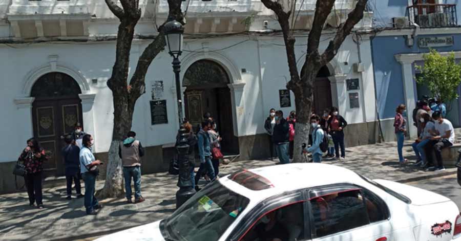 cesan a 281 trabajadores en salud, pese a los 6.601 casos activos de coronavirus