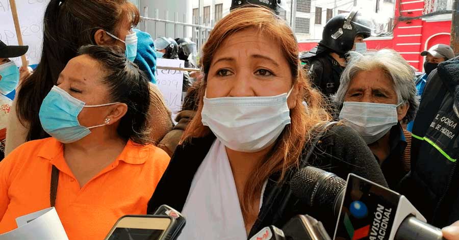 Protesta de madres de familia denuncia exclusión de Bono Contra el Hambre