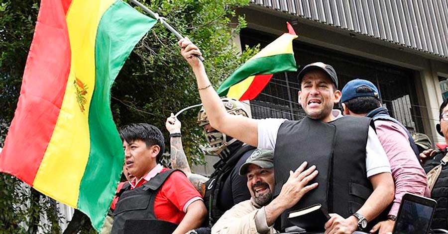 MAS demanda a Camacho, a su padre y a comandantes por presunto golpe