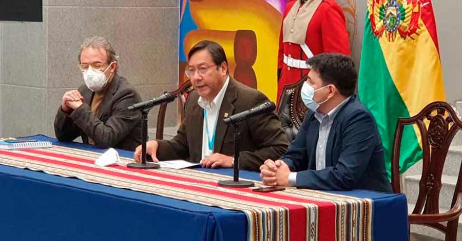 Arce celebra hallazgo de “mega campo” con reserva de 1 TCF