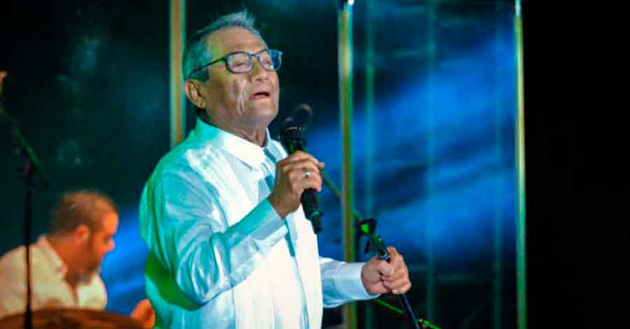 Muere por la Covid-19 el cantautor mexicano Armando Manzanero 