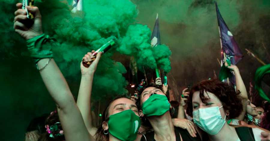 Aborto en Argentina: el Senado legaliza el aborto en las 14 primeras semanas de embarazo
