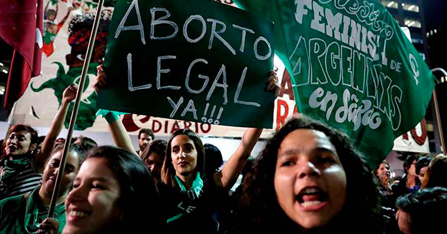 Activistas: Ley de aborto en Argentina inspira a retomar el debate en Bolivia