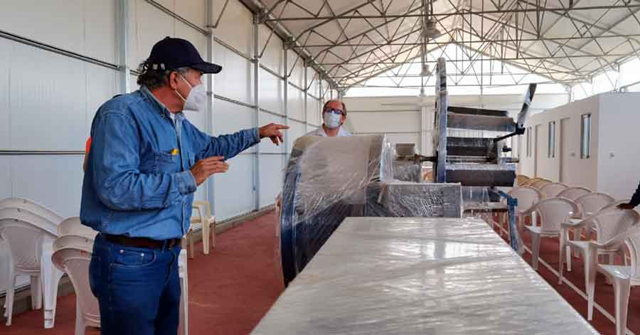 Oliva inspecciona Fábrica de Tubos de Calamuchita que está en la recta final para su conclusión