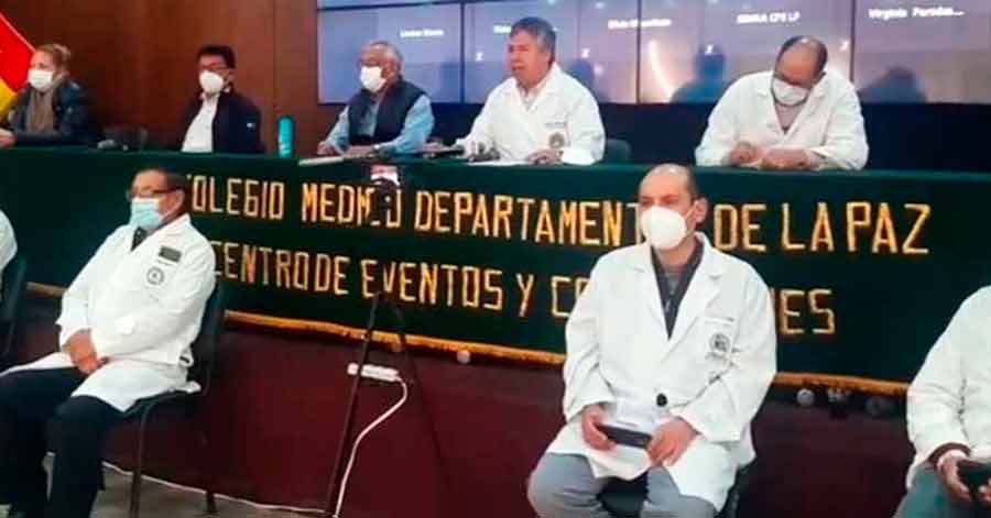 Médicos denuncian proyecto de ley que permitirá contratar personal extranjero y advierten con paro indefinido