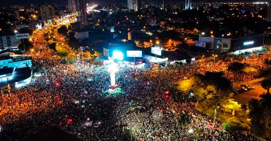 Masiva concentración a los pies de El Cristo y los rivales que pugnaron por la Alcaldía se unen al repudio por las aprehensiones del Gobierno