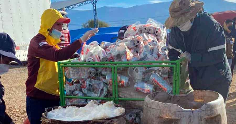 La Aduana destruye en Tarija 46 toneladas de cerveza y vino de contrabando