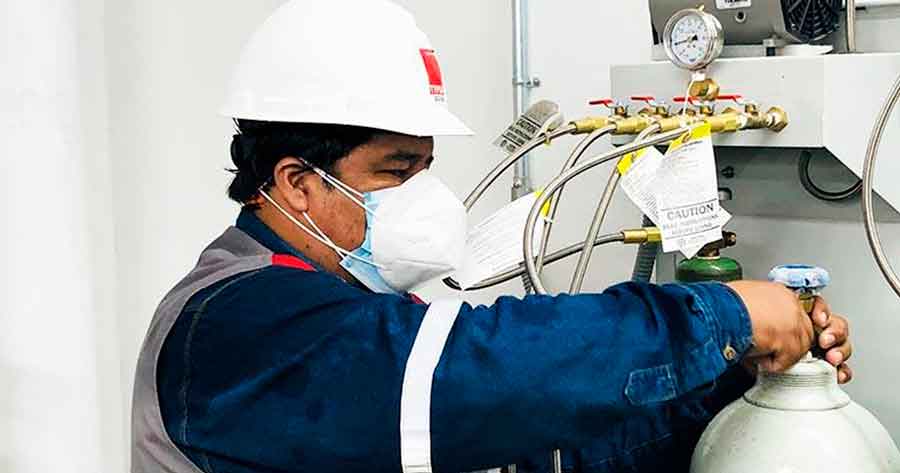 Gobernación de Potosí inaugura planta generadora de oxígeno en el hospital Bracamonte